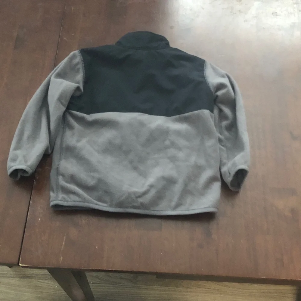 🥤 Carter's Two-Tone Gray and Black Fleece Zip Jacket